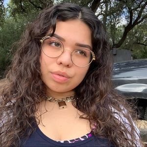 Meet your Posher, Alyssa